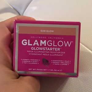 Glam Glow glowstarter moisturizer in sun glow